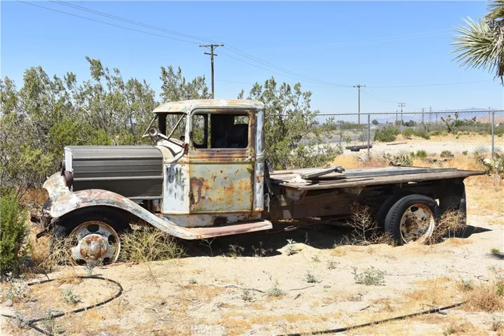 6293 Backus Road, Mojave, California 93501