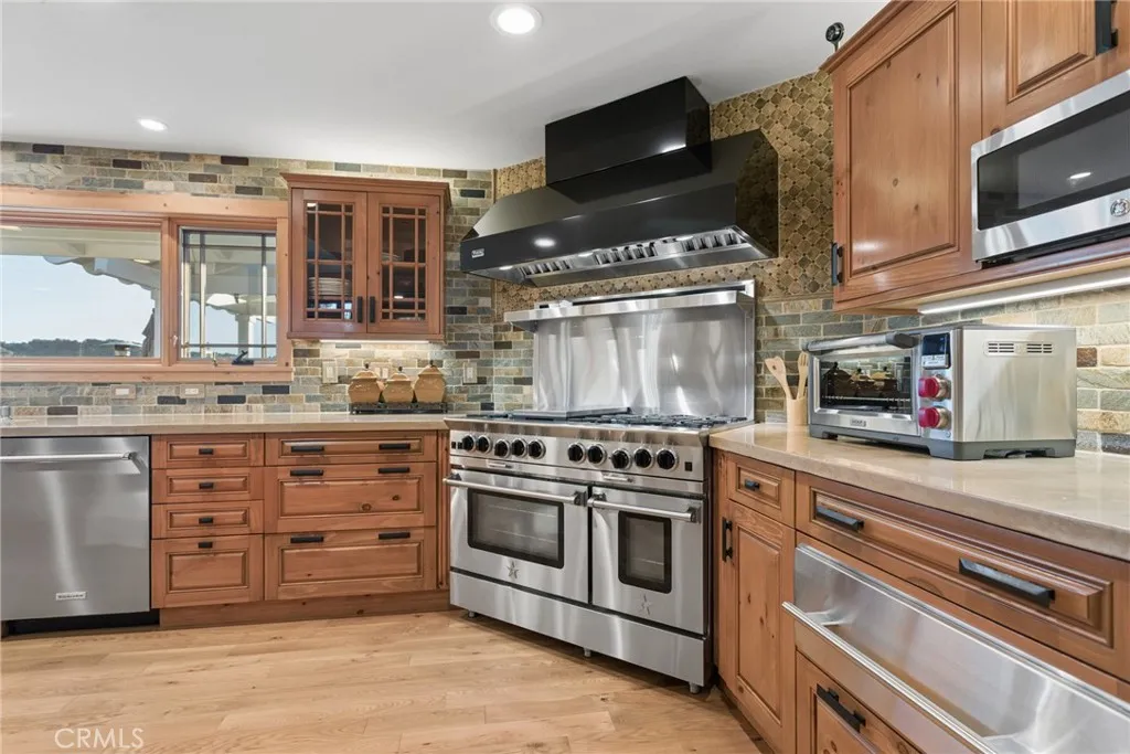 gourmet chefs kitchen