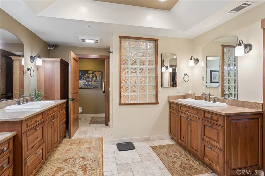guest house bathroom