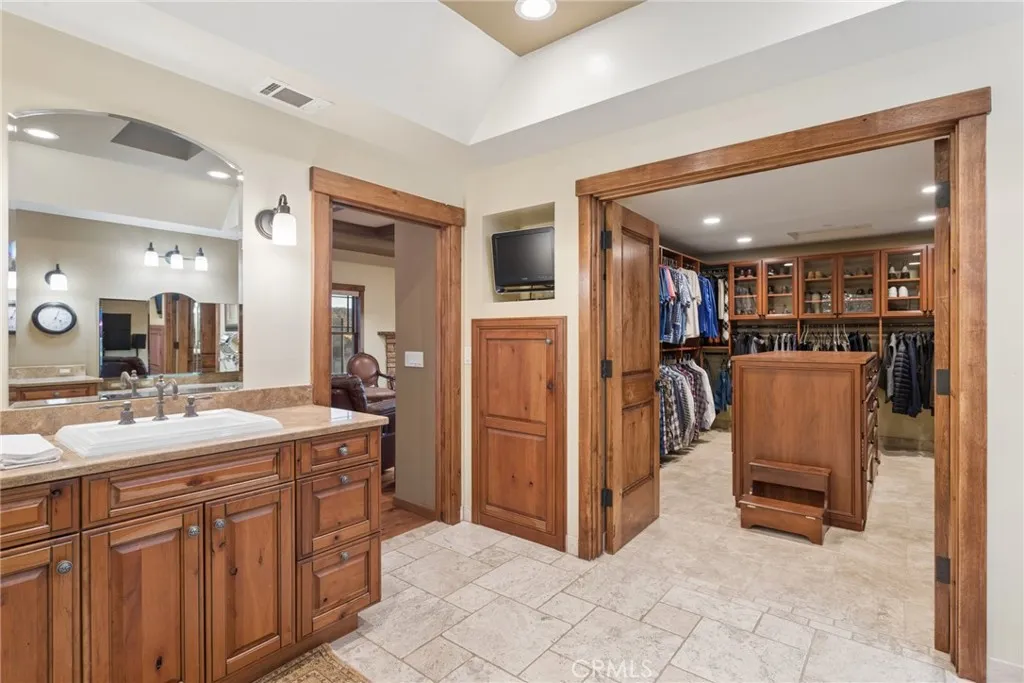 guest house walk in closet