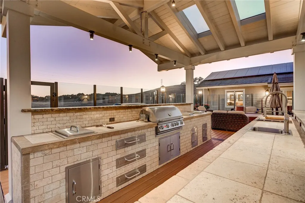 outdoor kitchen appliances