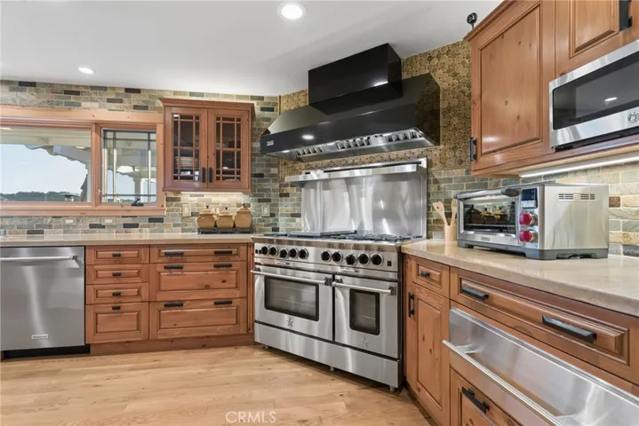 gourmet chefs kitchen
