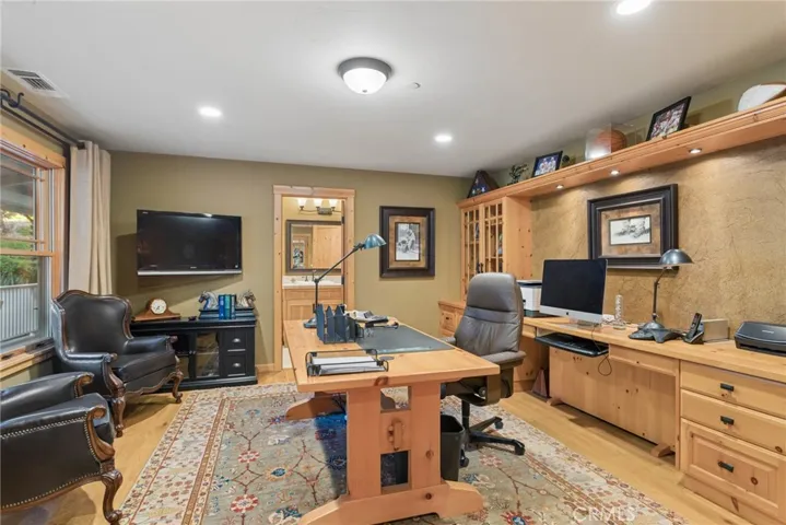 office suite or 4th bedroom option