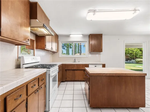2973 Flanders, Riverside, California 92507
