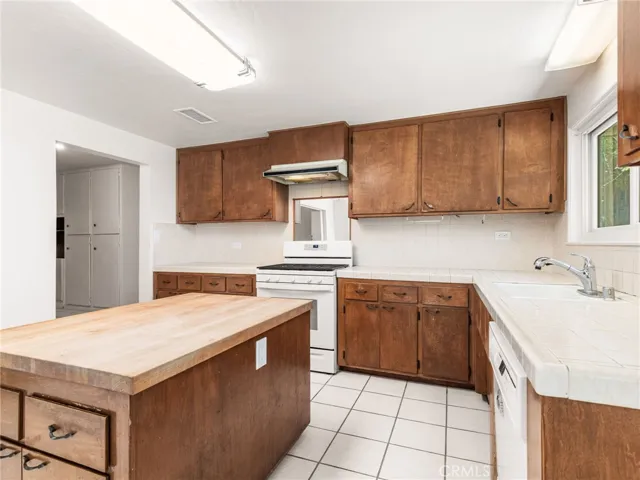 2973 Flanders, Riverside, California 92507