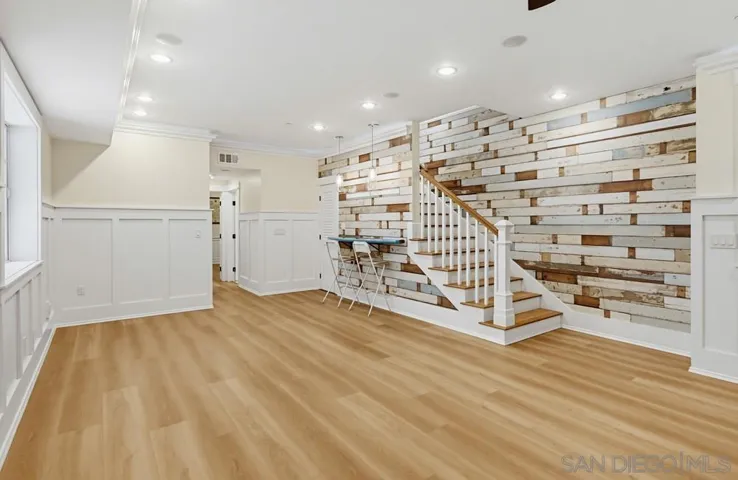 464 C, Coronado, California 92118