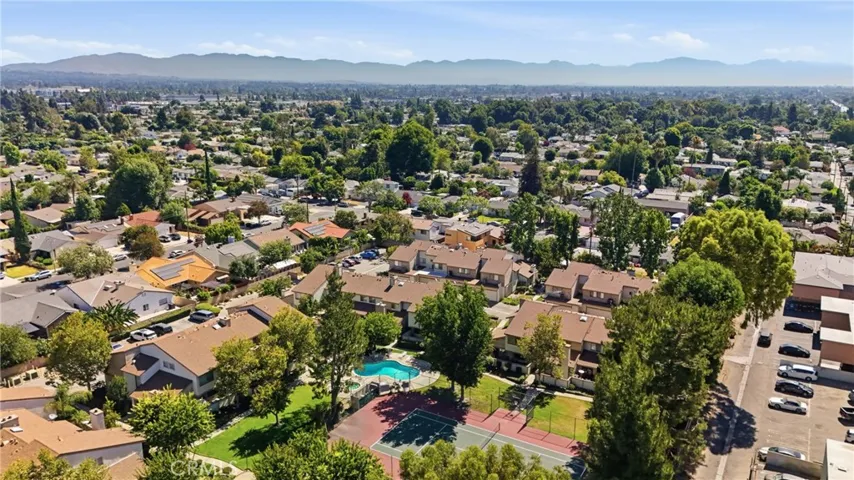 8340 Penfield Ave 35, Winnetka, California 91306
