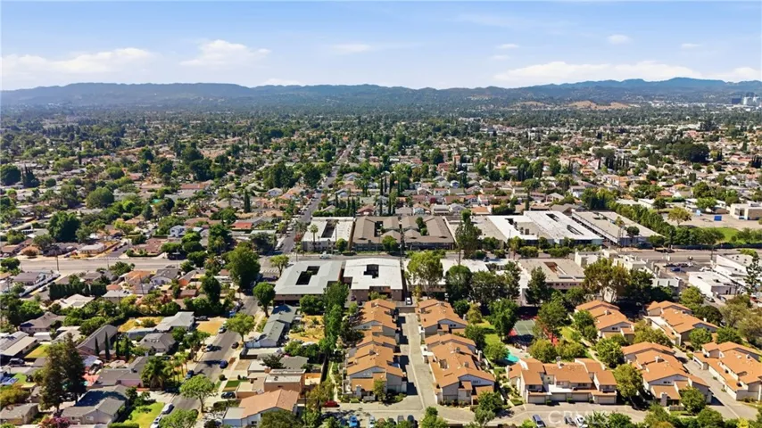 8340 Penfield Ave 35, Winnetka, California 91306