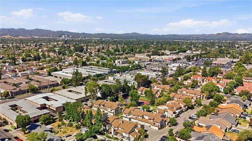 8340 Penfield Ave 35, Winnetka, California 91306