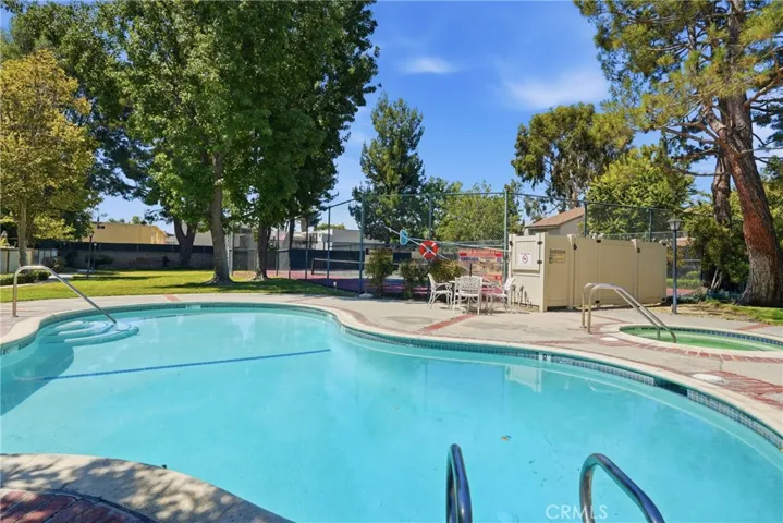 8340 Penfield Ave 35, Winnetka, California 91306