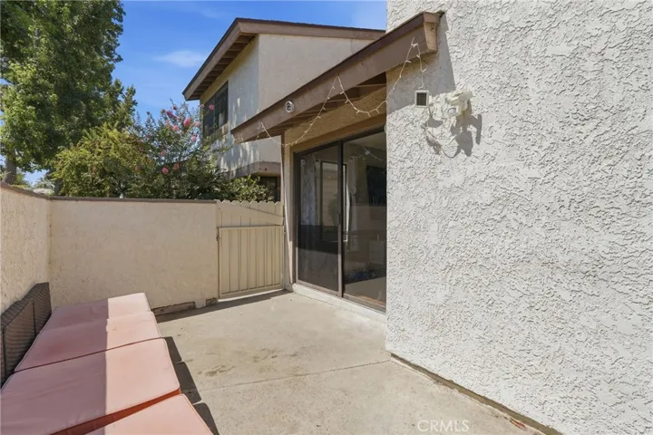 8340 Penfield Ave 35, Winnetka, California 91306