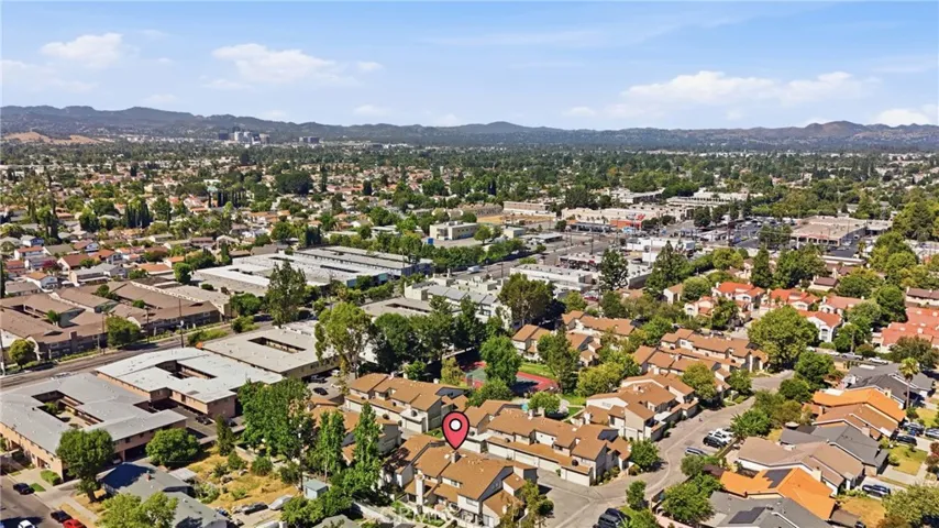 8340 Penfield Ave 35, Winnetka, California 91306