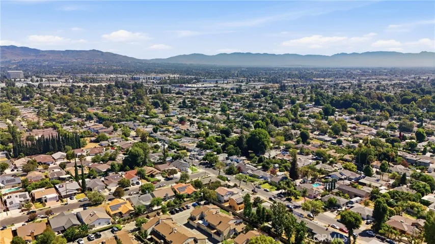 8340 Penfield Ave 35, Winnetka, California 91306