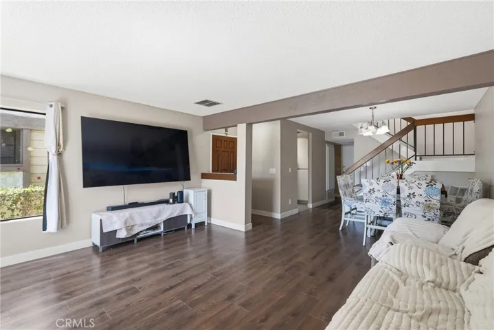 8340 Penfield Ave 35, Winnetka, California 91306