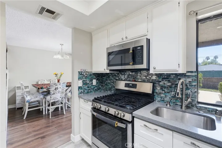 8340 Penfield Ave 35, Winnetka, California 91306