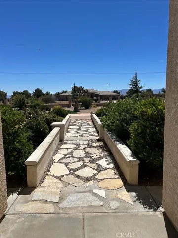 9408 La Cadena Avenue, Oak Hills, California 92344