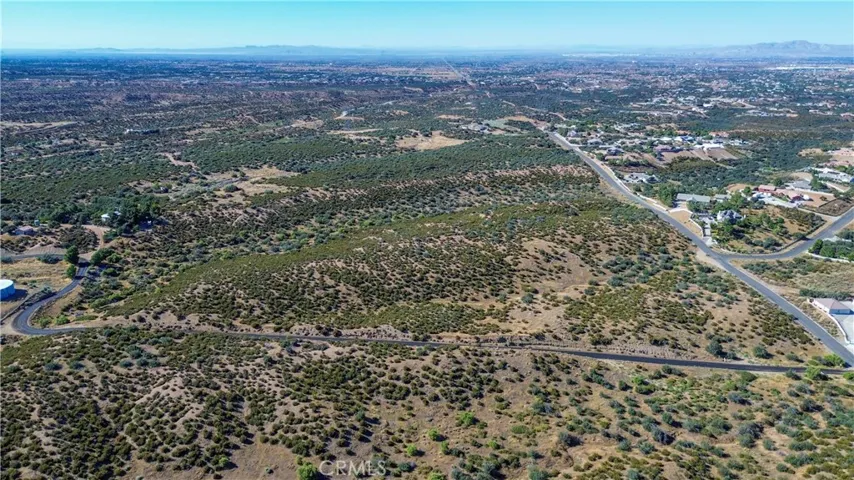 2 Landover Road, Oak Hills, California 92344