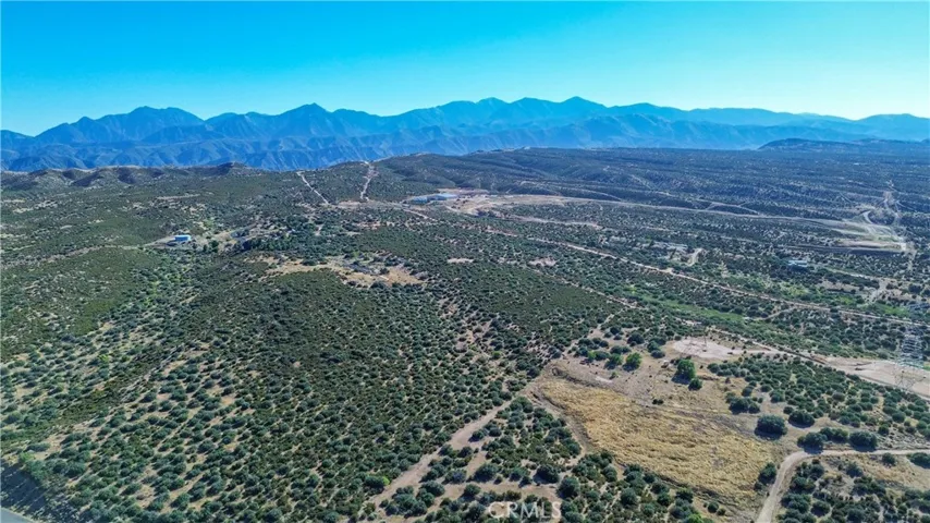 2 Landover Road, Oak Hills, California 92344