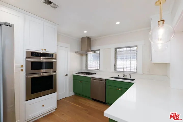 2191 W 31st Street, Los Angeles, California 90018