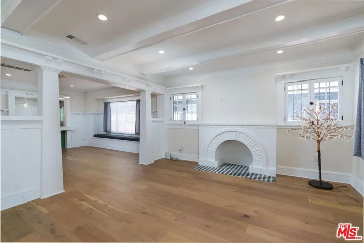 2191 W 31st Street, Los Angeles, California 90018