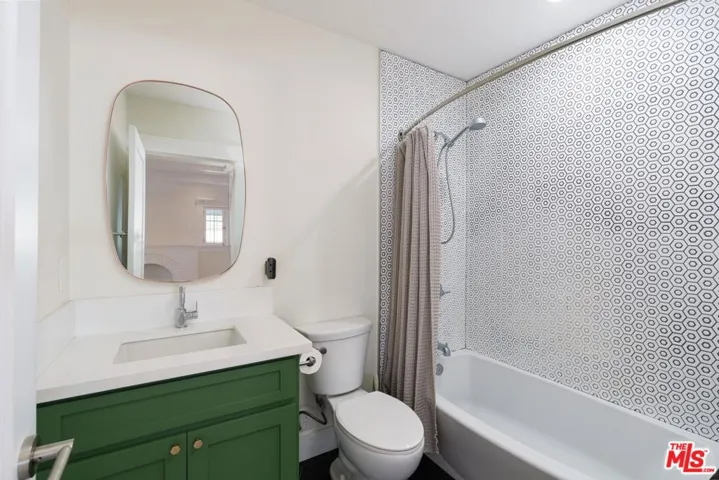 2191 W 31st Street, Los Angeles, California 90018