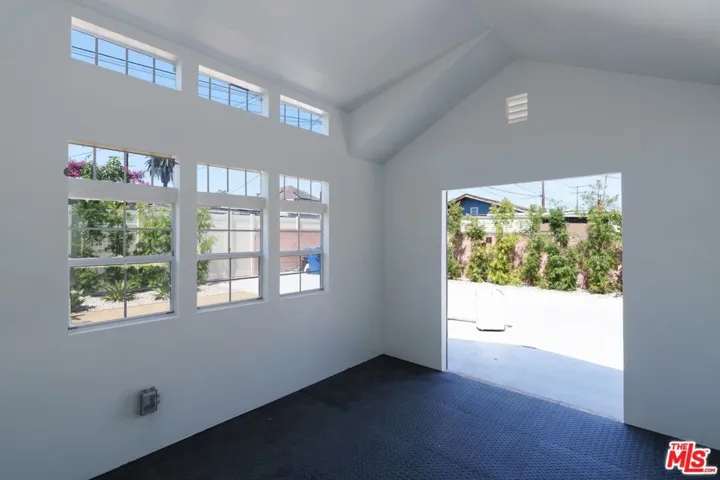 2191 W 31st Street, Los Angeles, California 90018