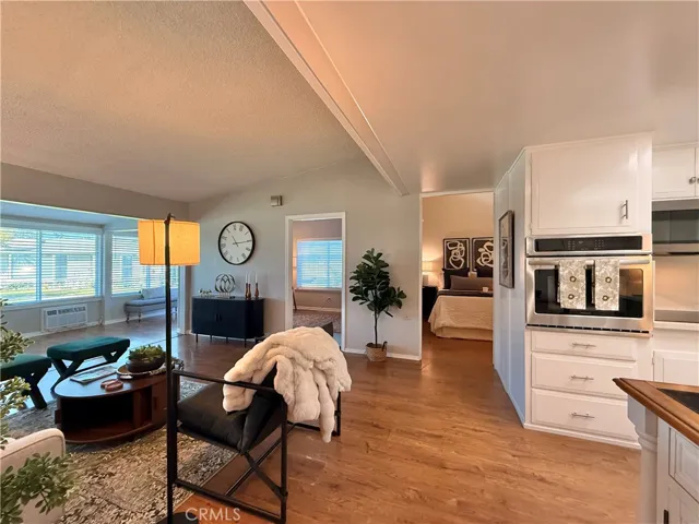 14001 Thunderbird Drive 4l, Seal Beach, California 90740