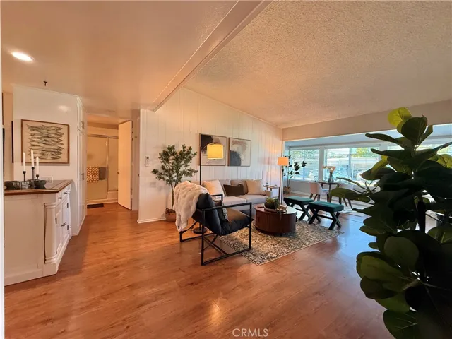 14001 Thunderbird Drive 4l, Seal Beach, California 90740