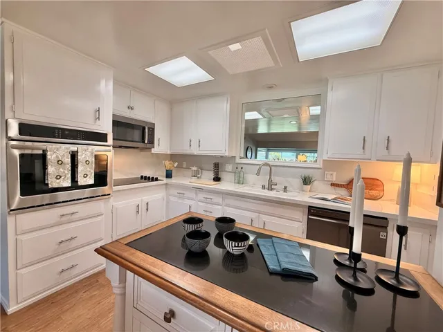14001 Thunderbird Drive 4l, Seal Beach, California 90740