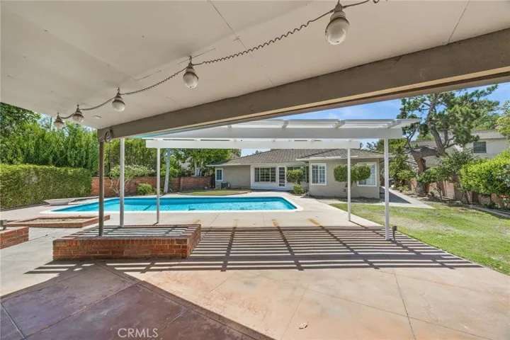 2465 Sherwood, San Marino, California 91108