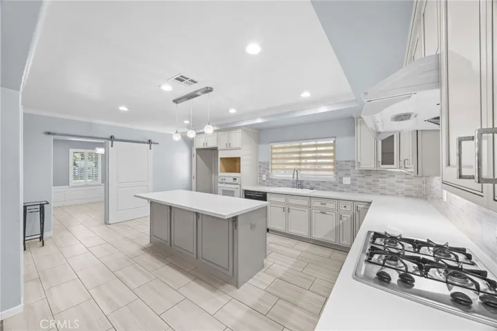 2465 Sherwood, San Marino, California 91108