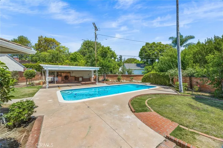 2465 Sherwood, San Marino, California 91108