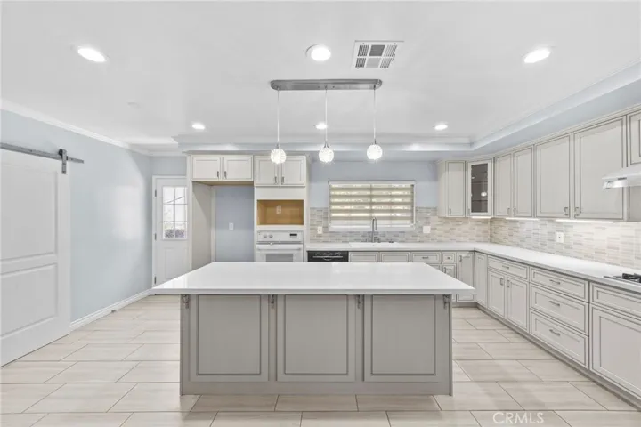 2465 Sherwood, San Marino, California 91108