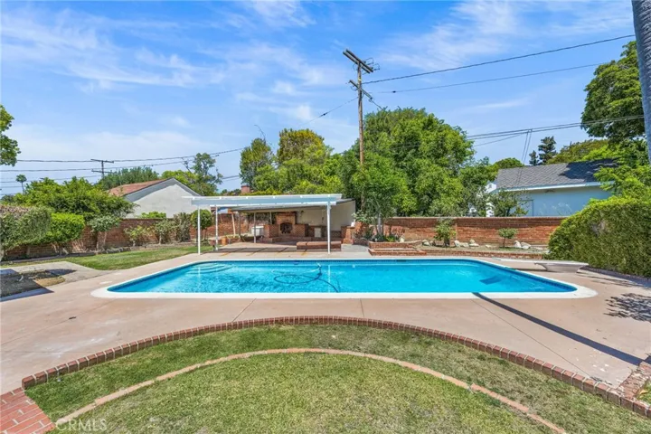2465 Sherwood, San Marino, California 91108