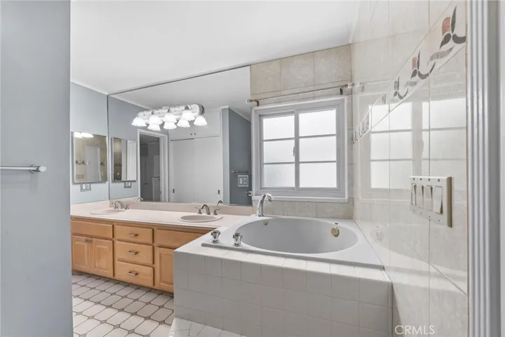 2465 Sherwood, San Marino, California 91108