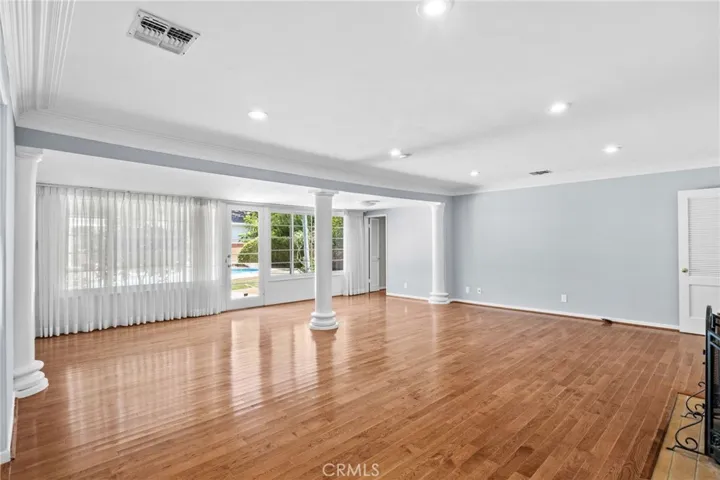 2465 Sherwood, San Marino, California 91108