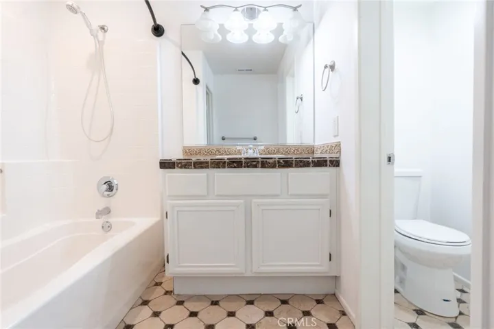 6 Harvest Point, Aliso Viejo, California 92656