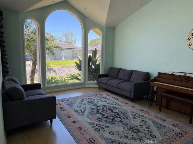 6104 Yearling, Lakewood, California 90713