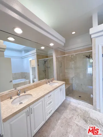 6483 Zuma View Place 104, Malibu, California 90265