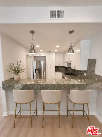 6483 Zuma View Place 104, Malibu, California 90265
