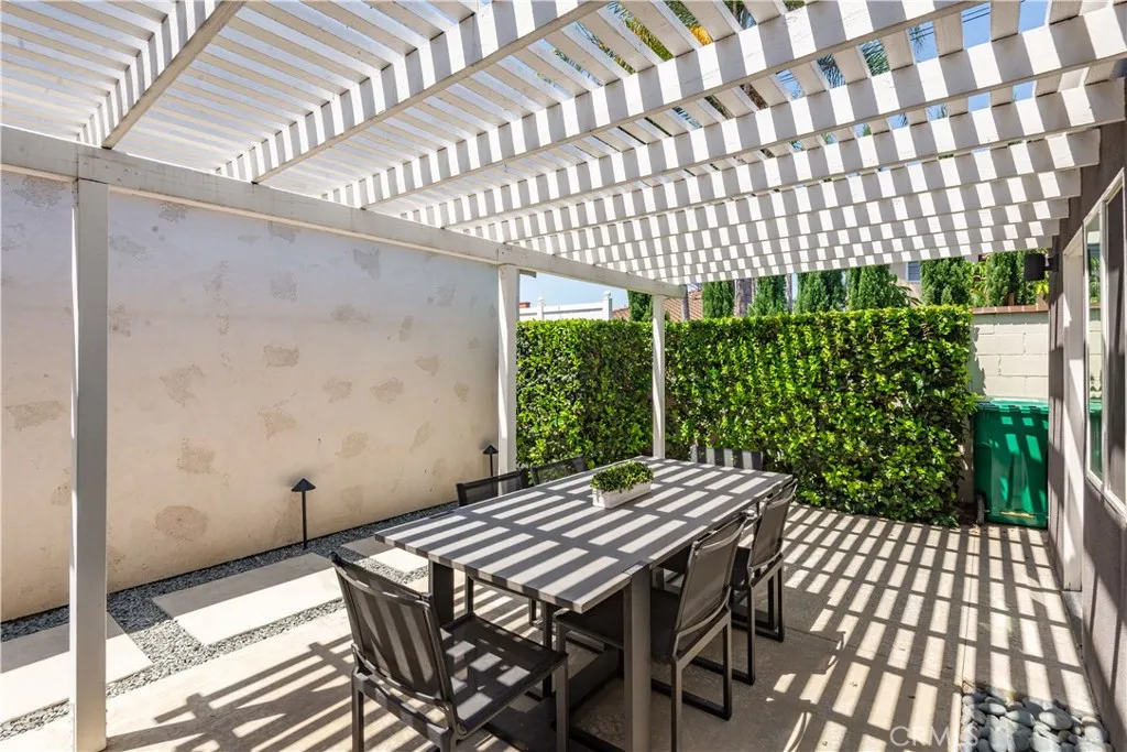 Lovely dining/patio space