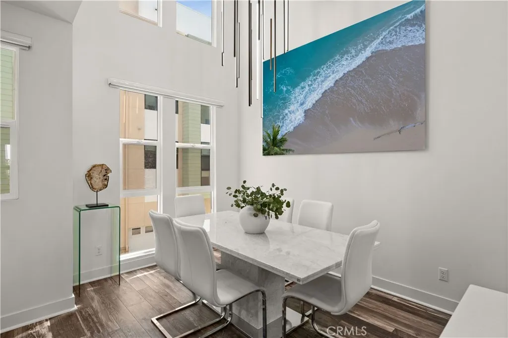 Dining Room w/ 2-story ceiling