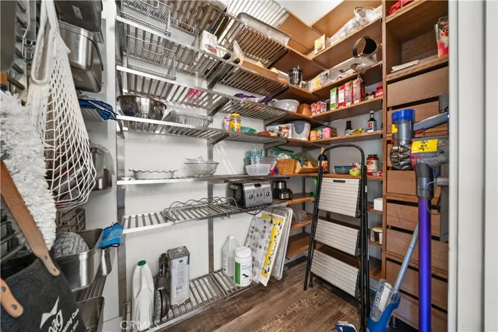 Walk-in Pantry