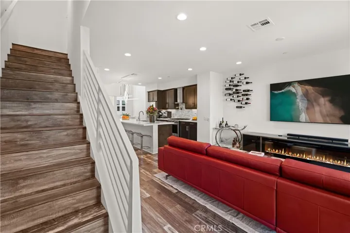 1651 Topanga, Costa Mesa, California 92627