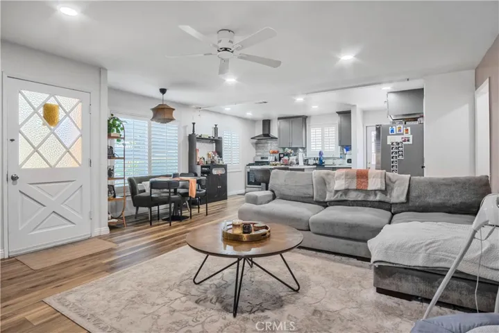 11607 Verbeck, Whittier, California 90606