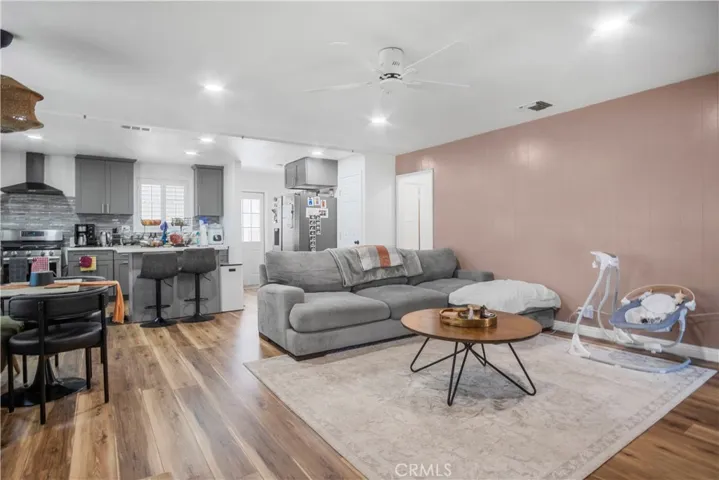 11607 Verbeck, Whittier, California 90606