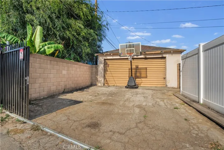 11607 Verbeck, Whittier, California 90606