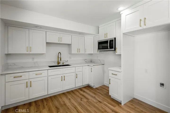 9519 La Reina, Downey, California 90240