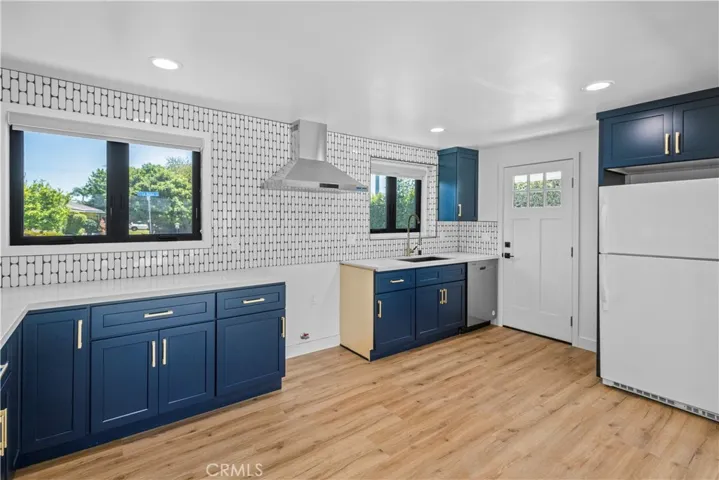 9519 La Reina, Downey, California 90240