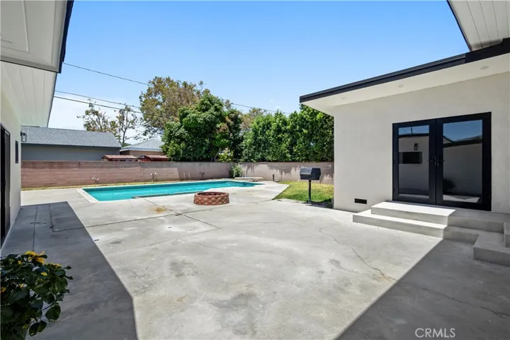9519 La Reina, Downey, California 90240